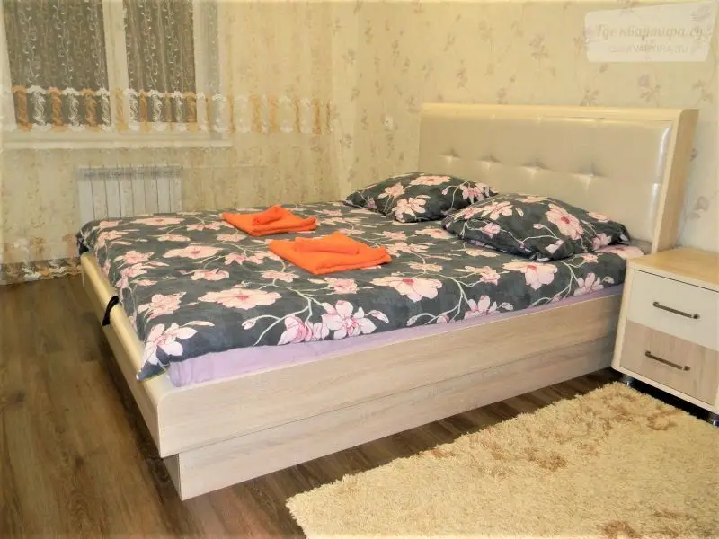 улица Парижской Коммуны, 19