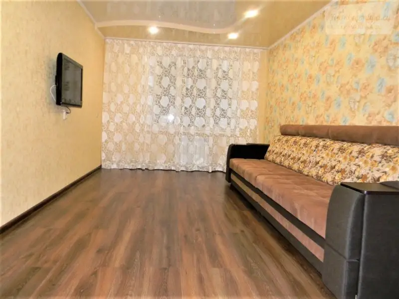 улица Парижской Коммуны, 19