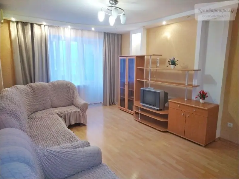 Молодогвардейская улица, 215