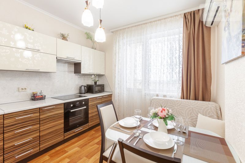 Революционная улица, 3