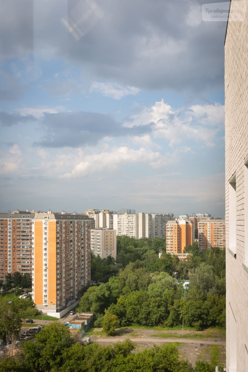 Путейская улица, 2