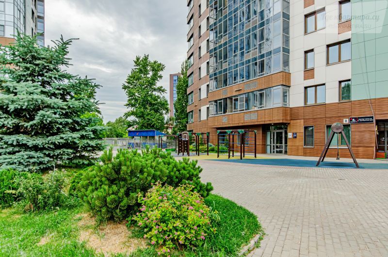 улица Оренбургский Тракт, 8Д