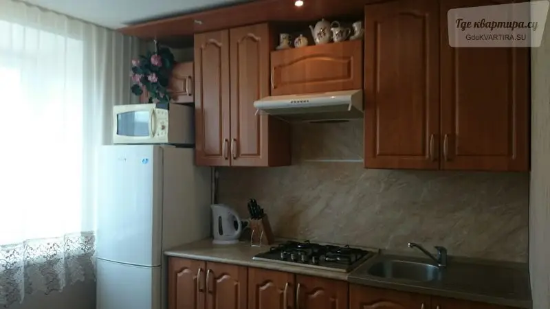 улица Адмирала Макарова, 6